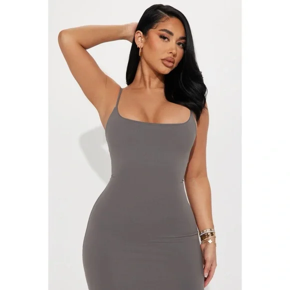 Double Lined Bodycon Maxi Dress in Gray- Size Medium - Picture 6 of 12